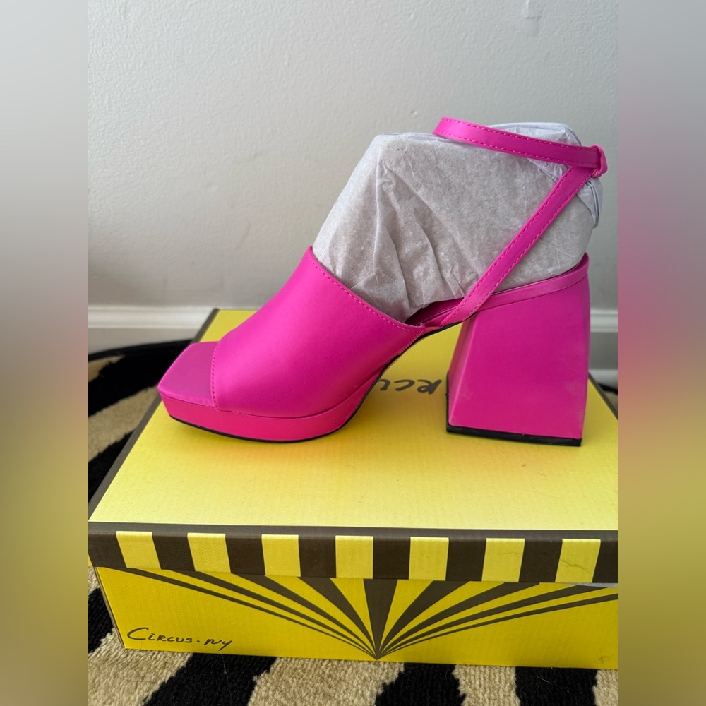 Never worn - Circus by Sam Edelman Pink Platform Sandals - Miranda pink punch